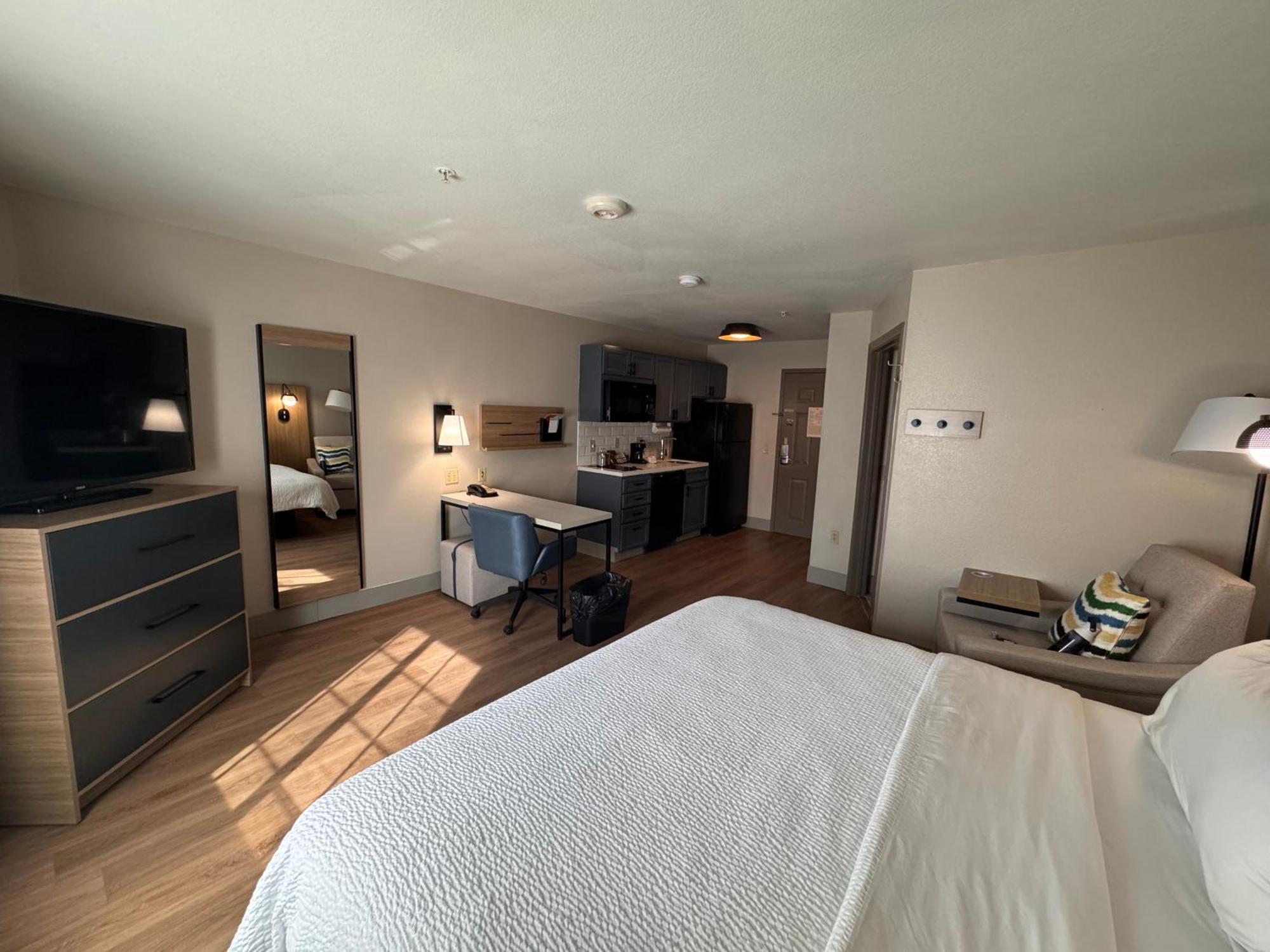 Candlewood Suites Houston The Woodlands By Ihg Экстерьер фото